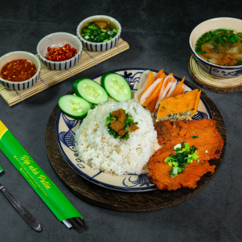 Cơm sườn chả